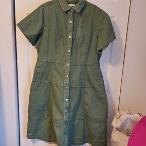 Chic Olive Button-Down Midi Dress